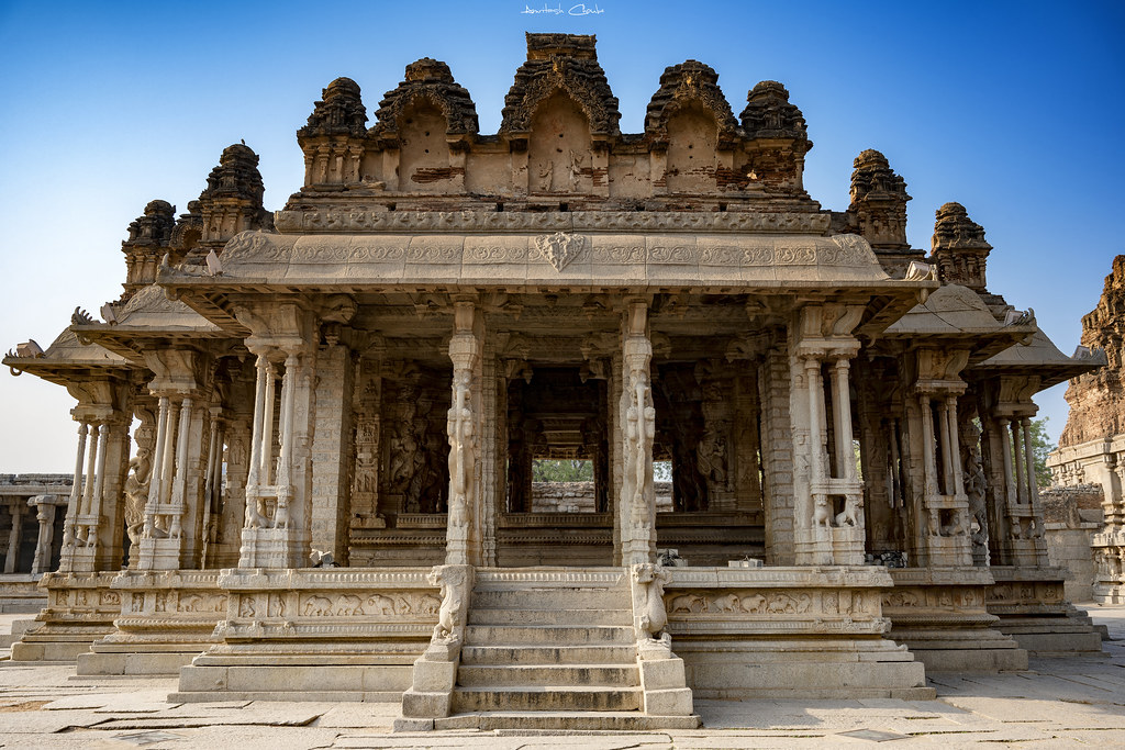 The Stone Chariot at Hampi β Symbol of Vijayanagaraβs architectural brilliance